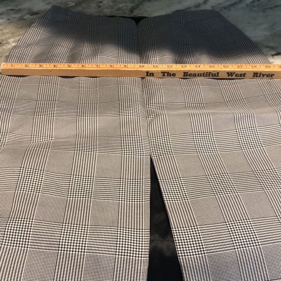 NWT chic black/white silk taffeta skirt, French hem black silk satin lined; - Picture 5 of 6